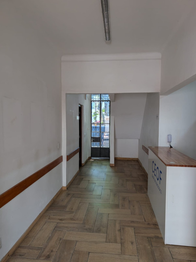 Casa ID.5946 - Alquiler o Venta Casa ideal Empresa La Blanqueada 160m2