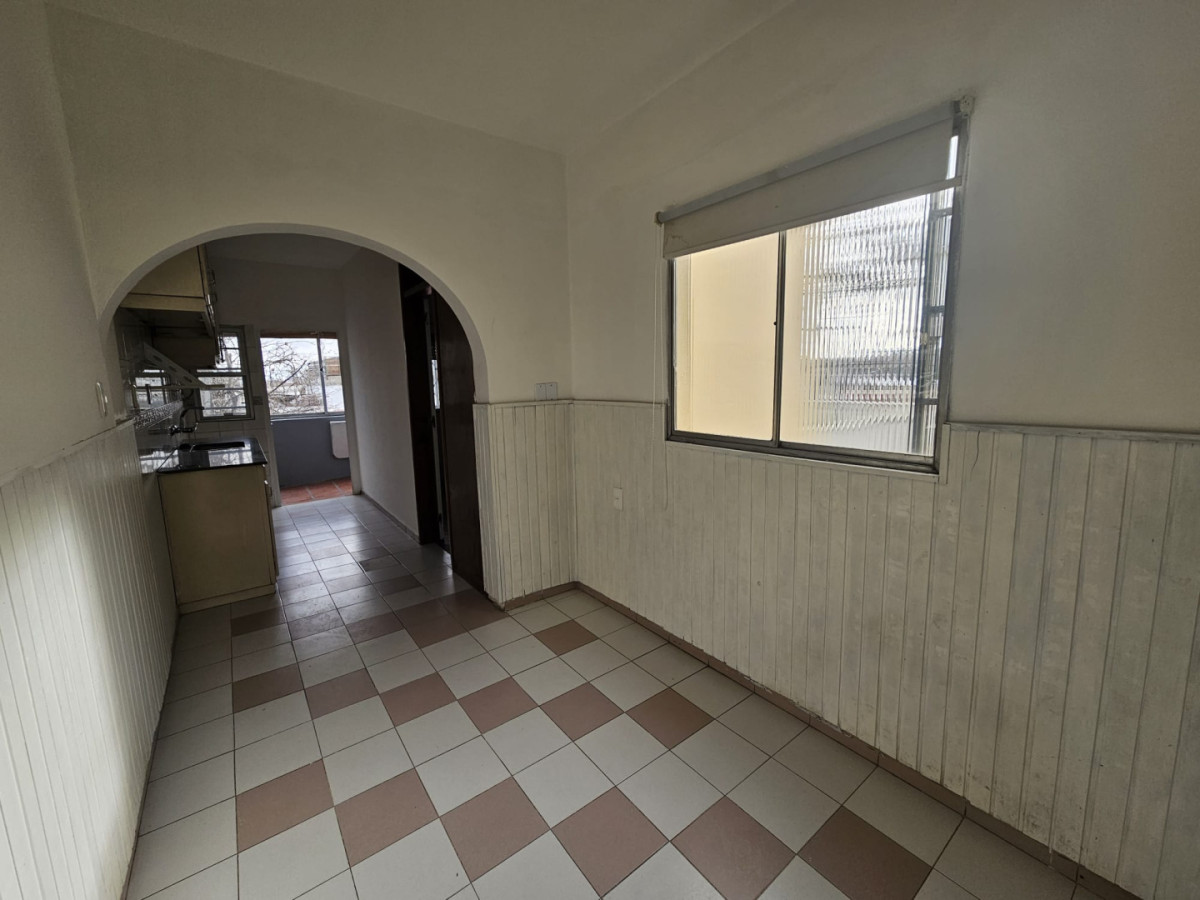 Casa ID.6782 - Alquiler Casa de Altos 2 Dormitorios La Blanqueada Parrillero