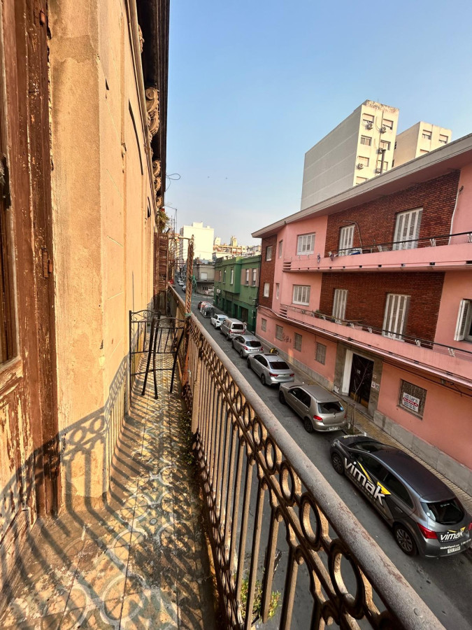 Casa ID.3549 - Venta Casa 4 Dormitorios Centro con Balcón 
