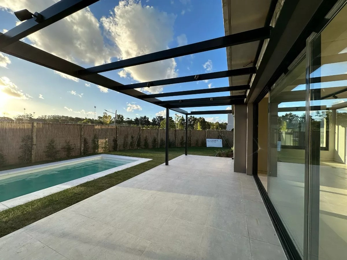 Casa ID.4595 - Alquiler Casa a Estrenar Barrio Privado Parques II con Piscina