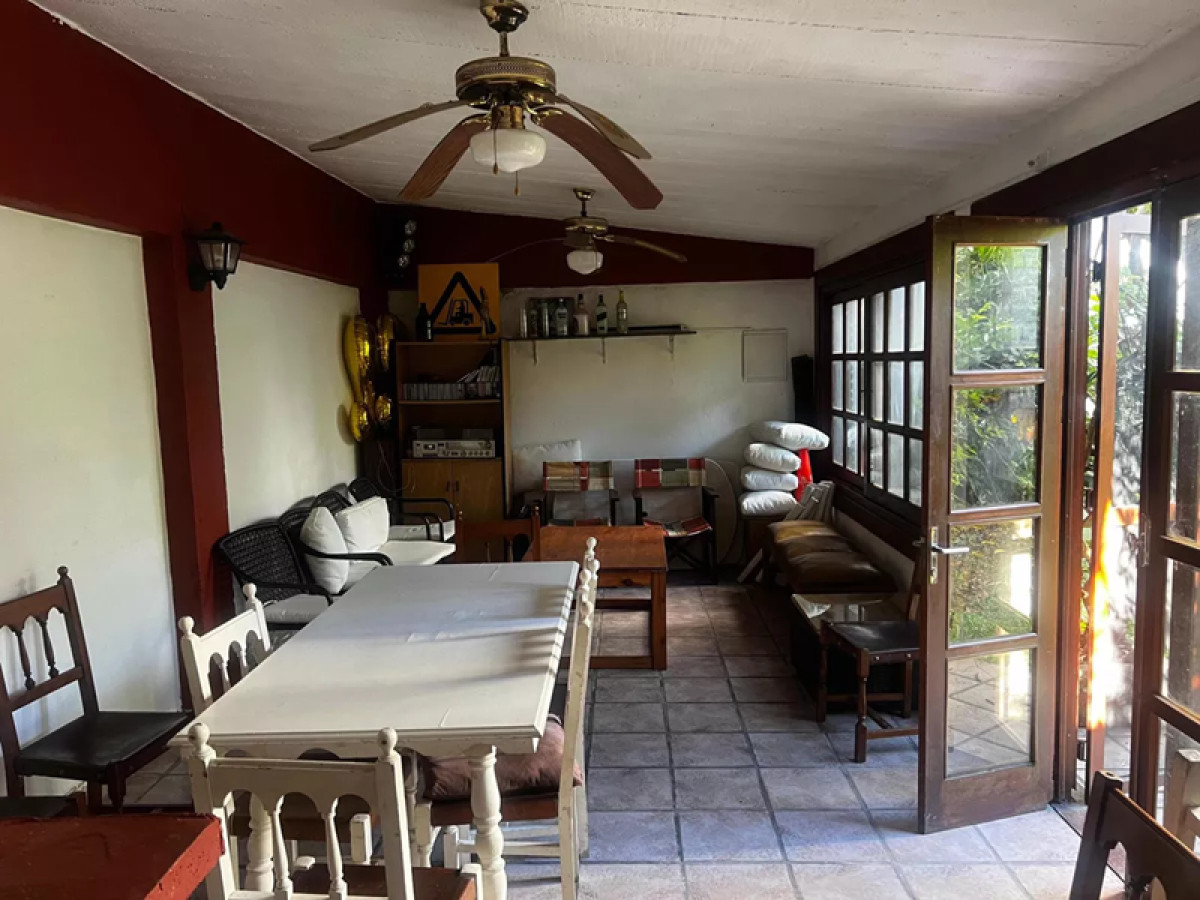 Casa ID.4328 - Venta Casa 4 Dormitorios Pocitos con Patio y Barbacoa