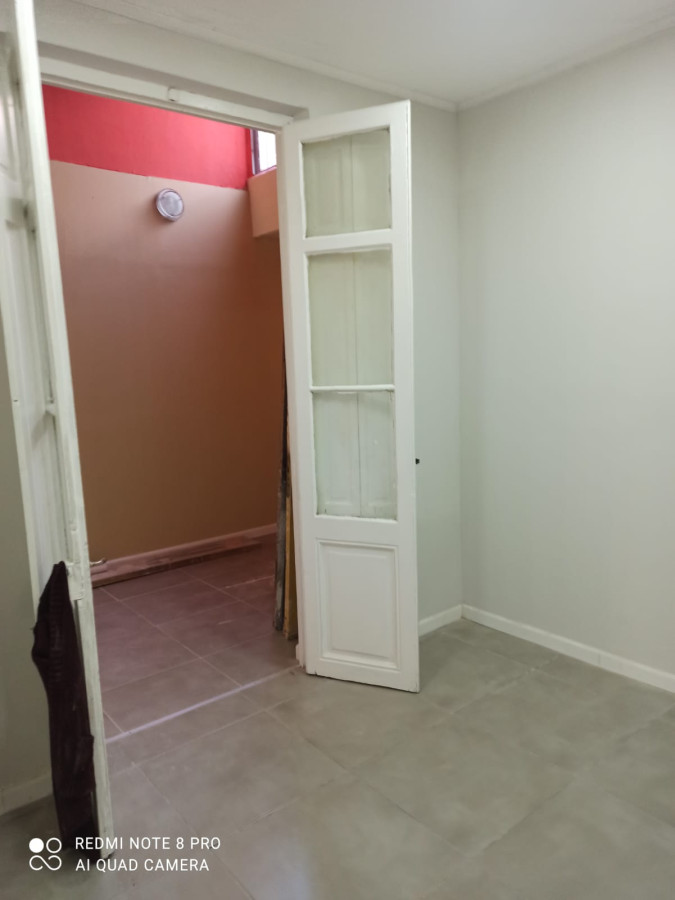 Casa ID.4235 - Venta con Renta Casa 5 Dormitorios La Comercial Inversion