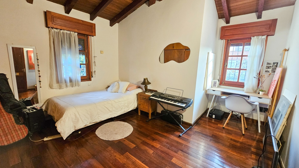 Casa ID.2599 - Venta Casa 4 Dormitorios Patio y Piscina Parque Batlle