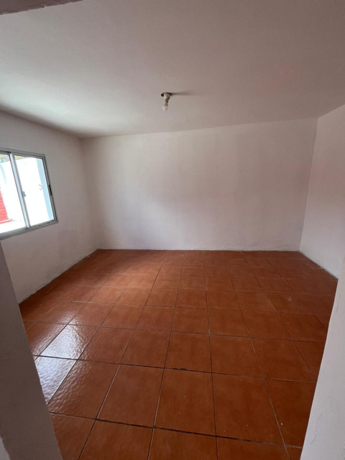 Casa ID.5172 - Alquiler o Venta Casa 1 Dormitorio Cerrito con Patio