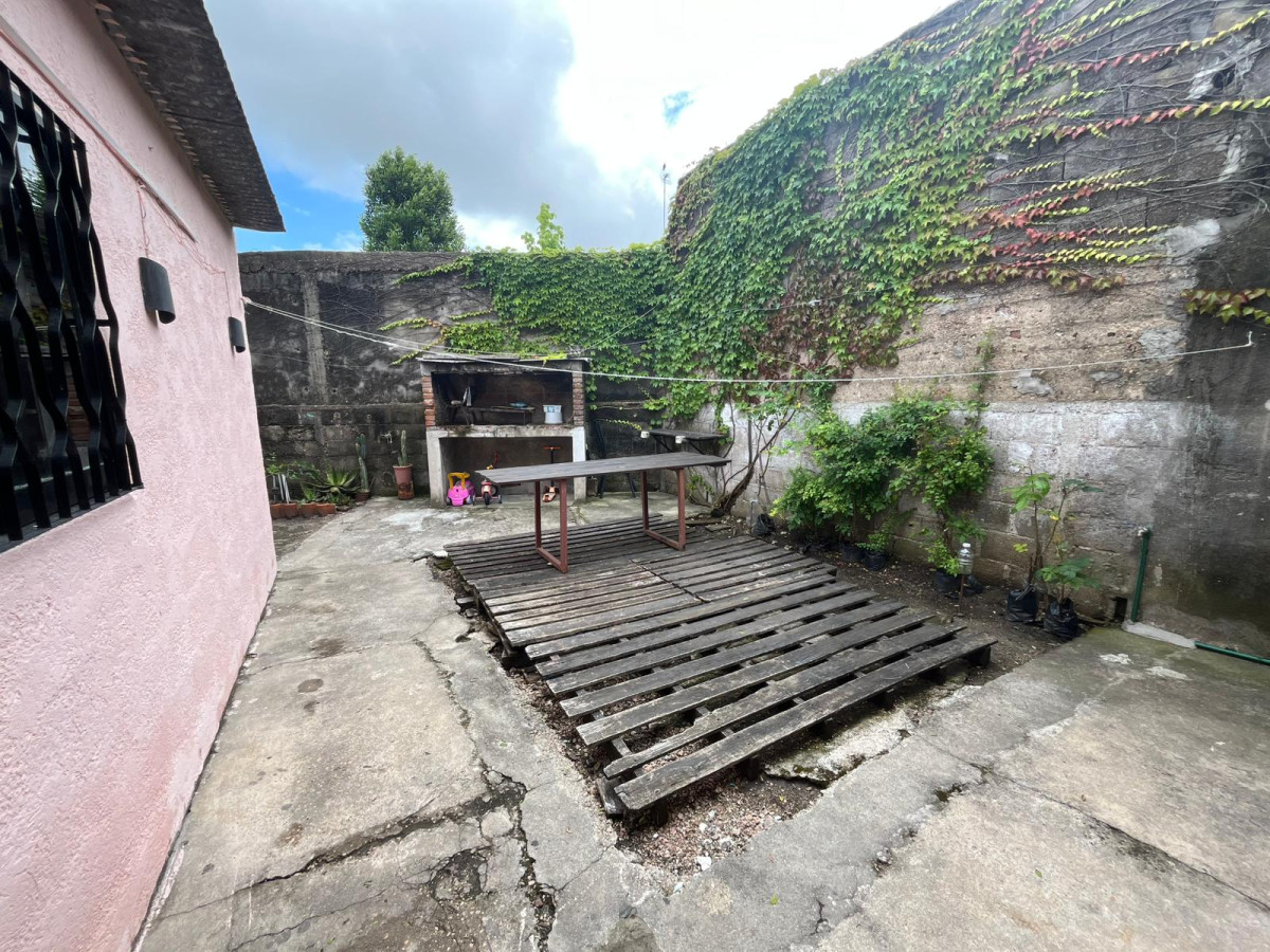 Casa ID.5622 - Alquiler Casa 2 Dormitorios Aires Puros Patio y Parrillero