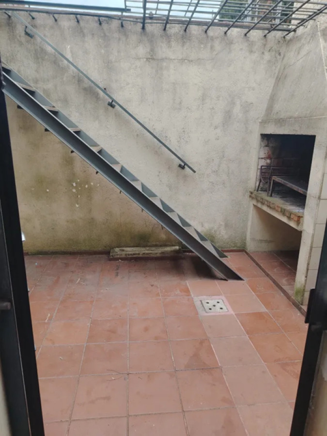Casa ID.5027 - Venta y Alquiler Casa 3 o 4 Dormitorios Carrasco con Garaje y Patio