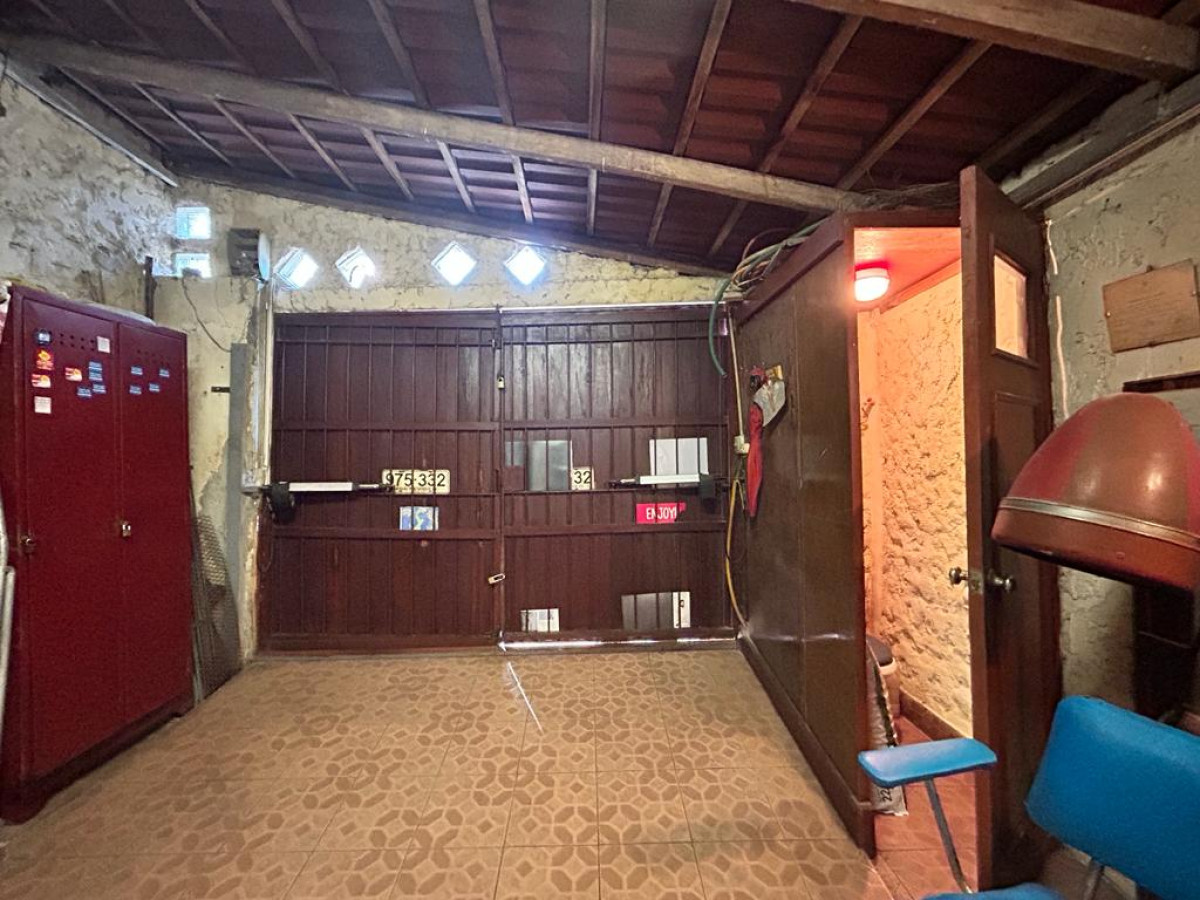 Casa ID.2740 - Venta Casa en ph 2 Dormitorios Buceo con Barbacoa y Garaje