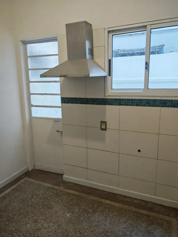 Casa ID.6202 - Venta y Alquiler Casa 2 Dormitorios Buceo con patio y cochera