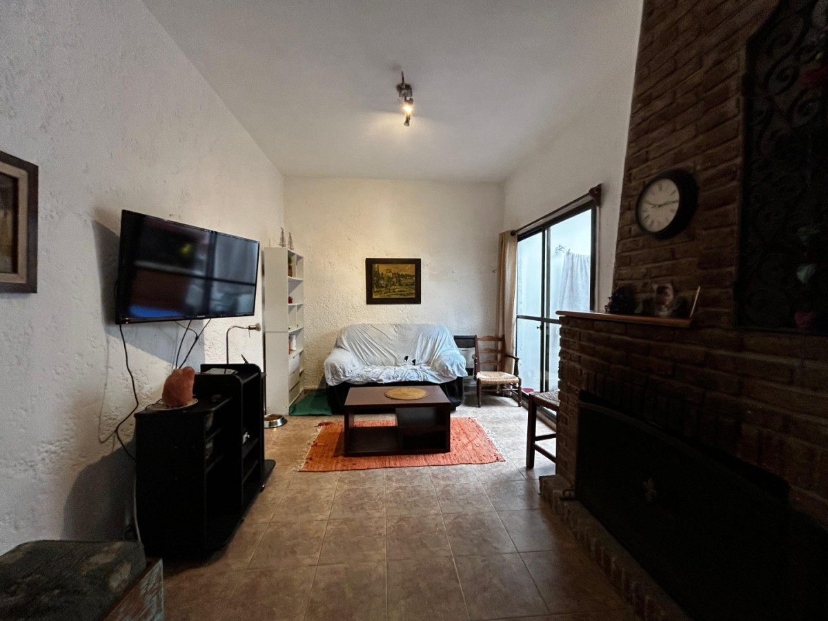 Casa ID.5459 - Venta Casa Ph 4 Dormitorios Aguada con Garaje y Patio