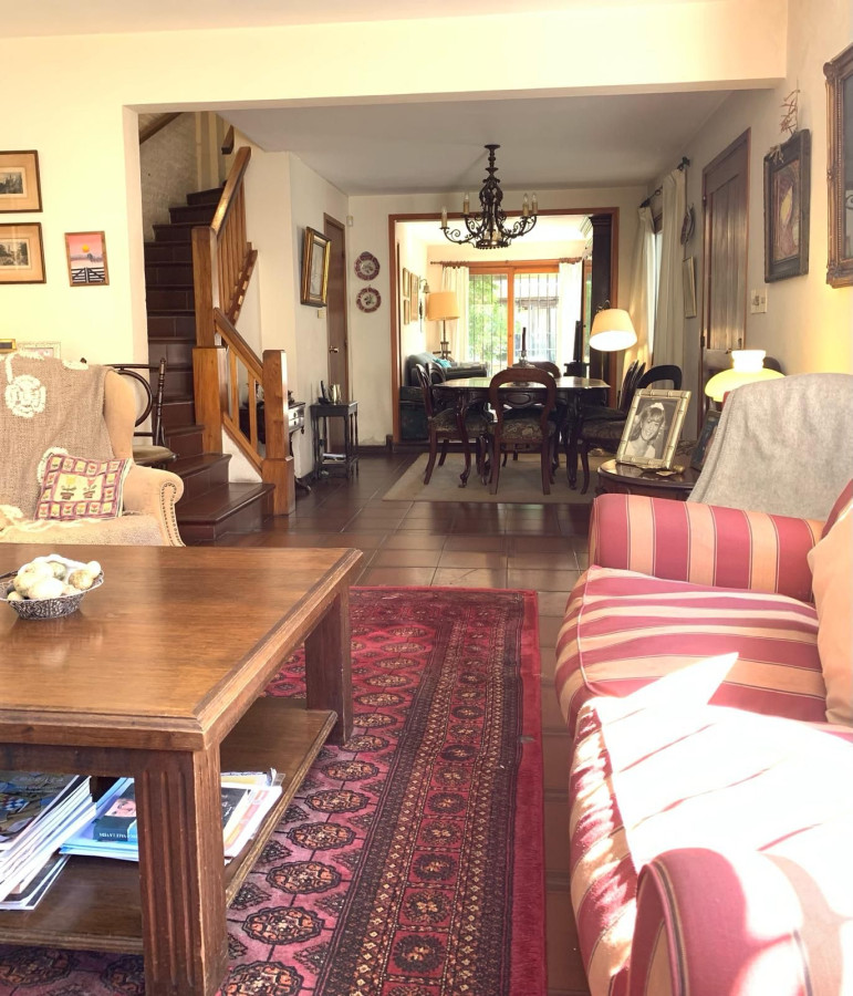 Casa ID.3180 - Venta Casa 3 Dormitorios Carrasco Norte Jardín Cochera 