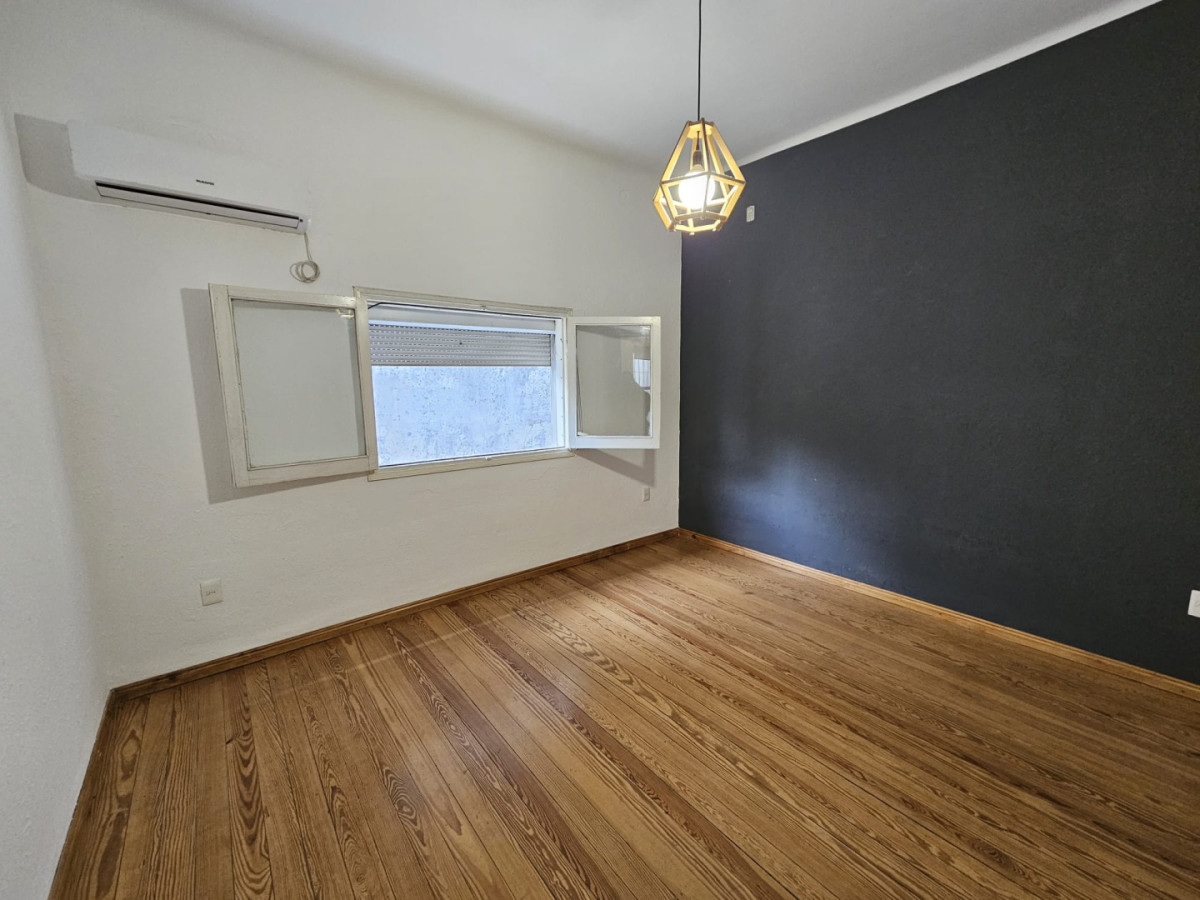 Casa ID.6540 - Venta Casa 3 o 4 Dormitorios Barbacoa y Garaje La Blanqueada