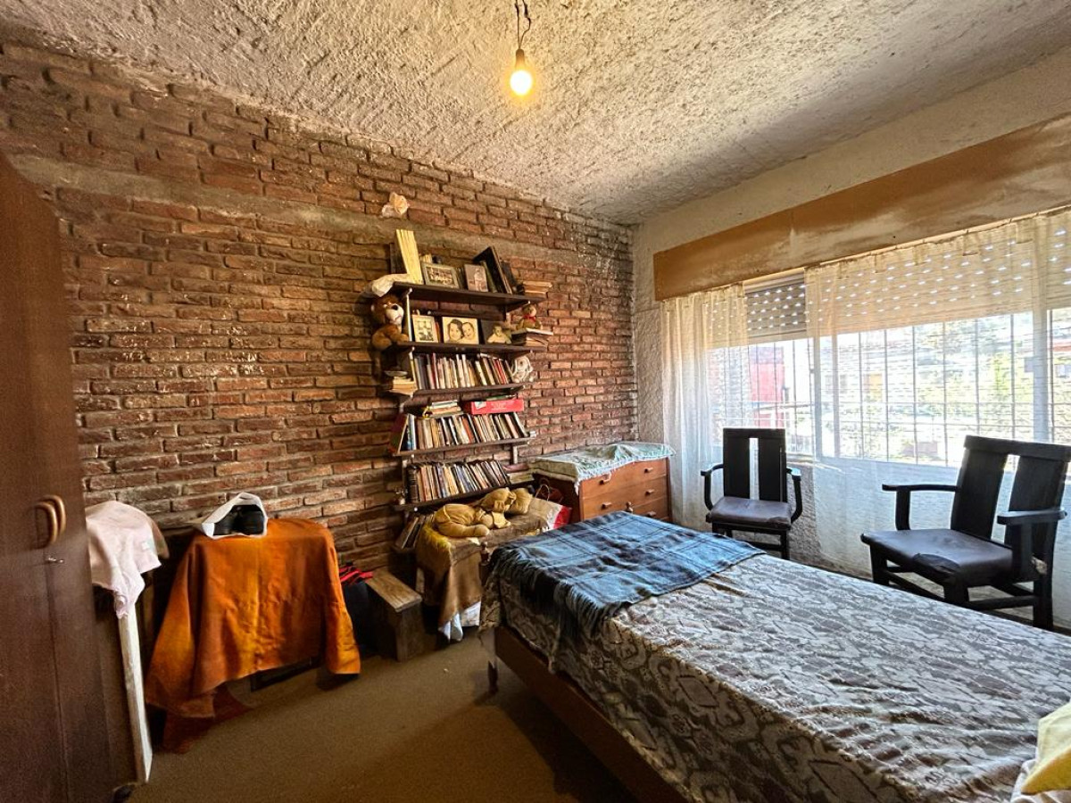 Casa ID.2404 - Casa con Terreno Venta 3 Dormitorios Patio Cochera La Teja