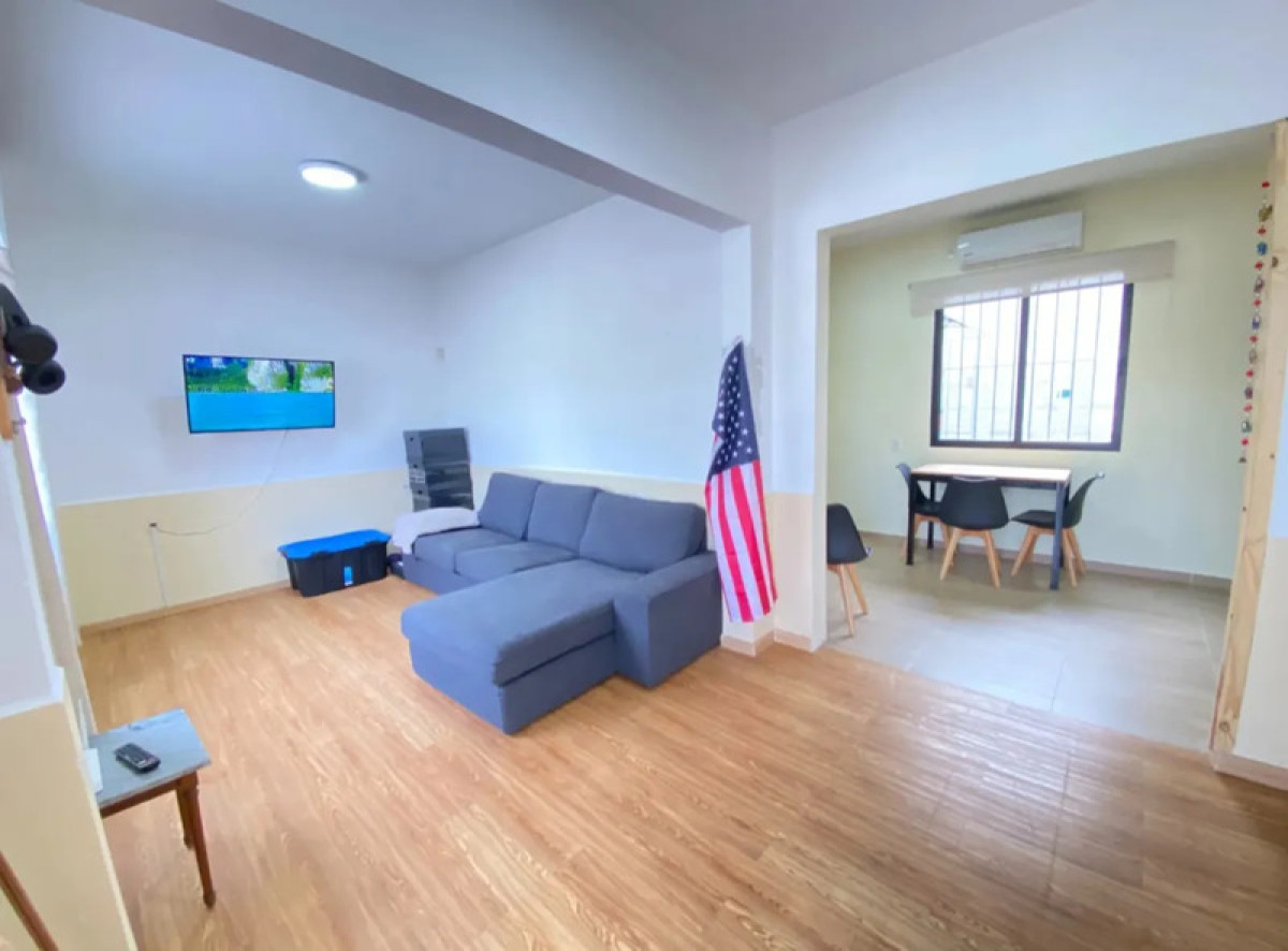 Casa ID.5692 - Venta Casa PH 2 Dormitorios Buceo con Patio y Cochera