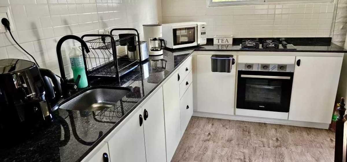 Casa ID.3664 - Venta Terreno con 2 Casas La Floresta con Barbacoa y Piscina 