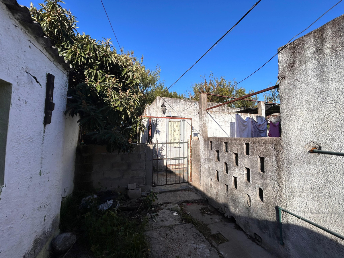 Casa ID.4848 - Venta Padron Unico con 3 Viviendas Flor de Maroñas Inversion
