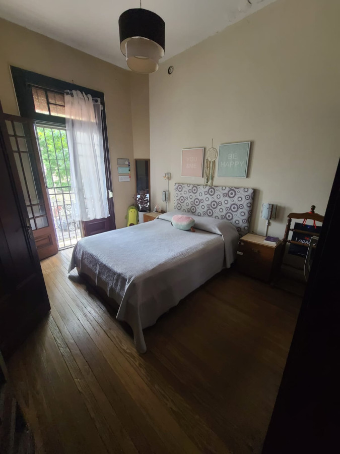 Casa ID.5004 - Venta Casa 5 Dormitorios La Blanqueada con Garaje y Patio