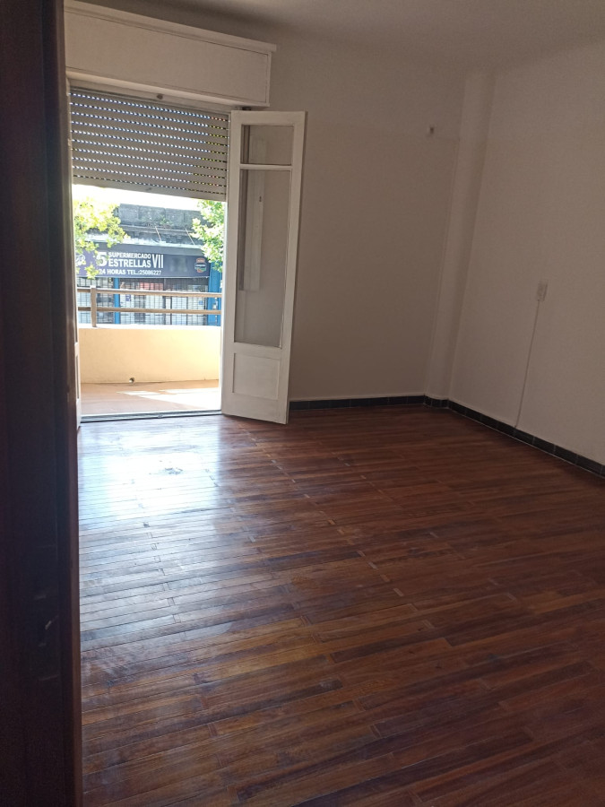 Casa ID.4774 - Venta Casa 4 Dormitorios Unión con balcón 