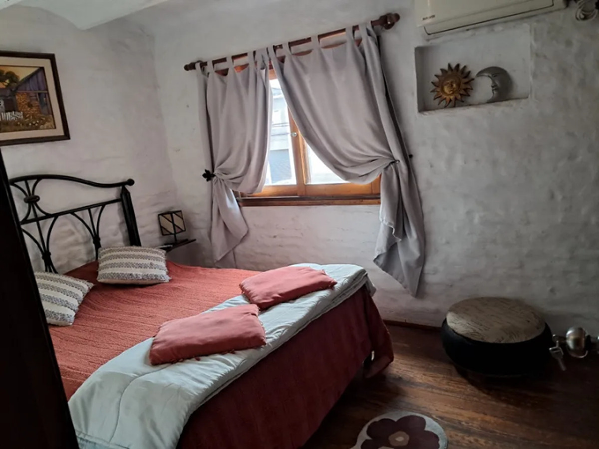 Casa ID.5041 - Venta Casa Duplex 2 Dormitorios Reducto con Barbacoa