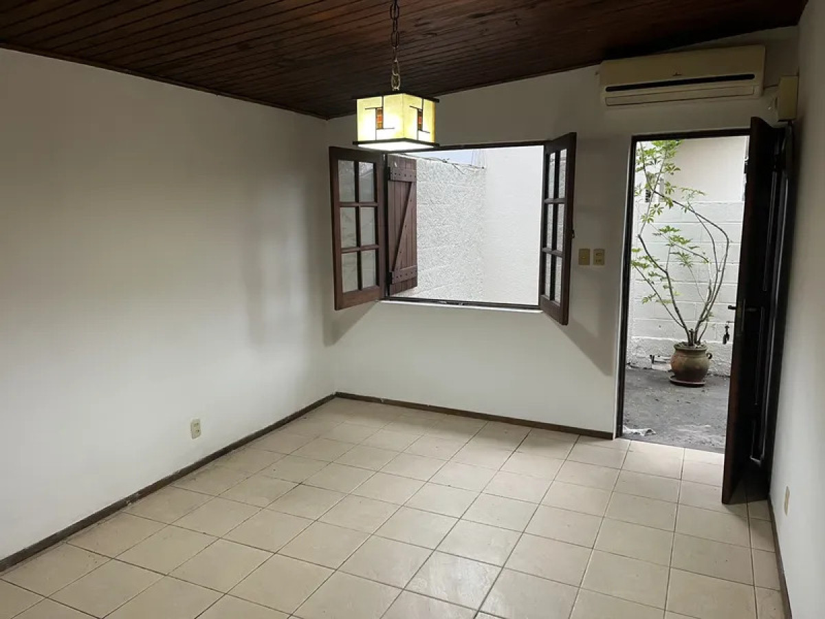 Casa ID.6780 - Alquiler Casa en PH 2 Dormitorios Malvin con patio