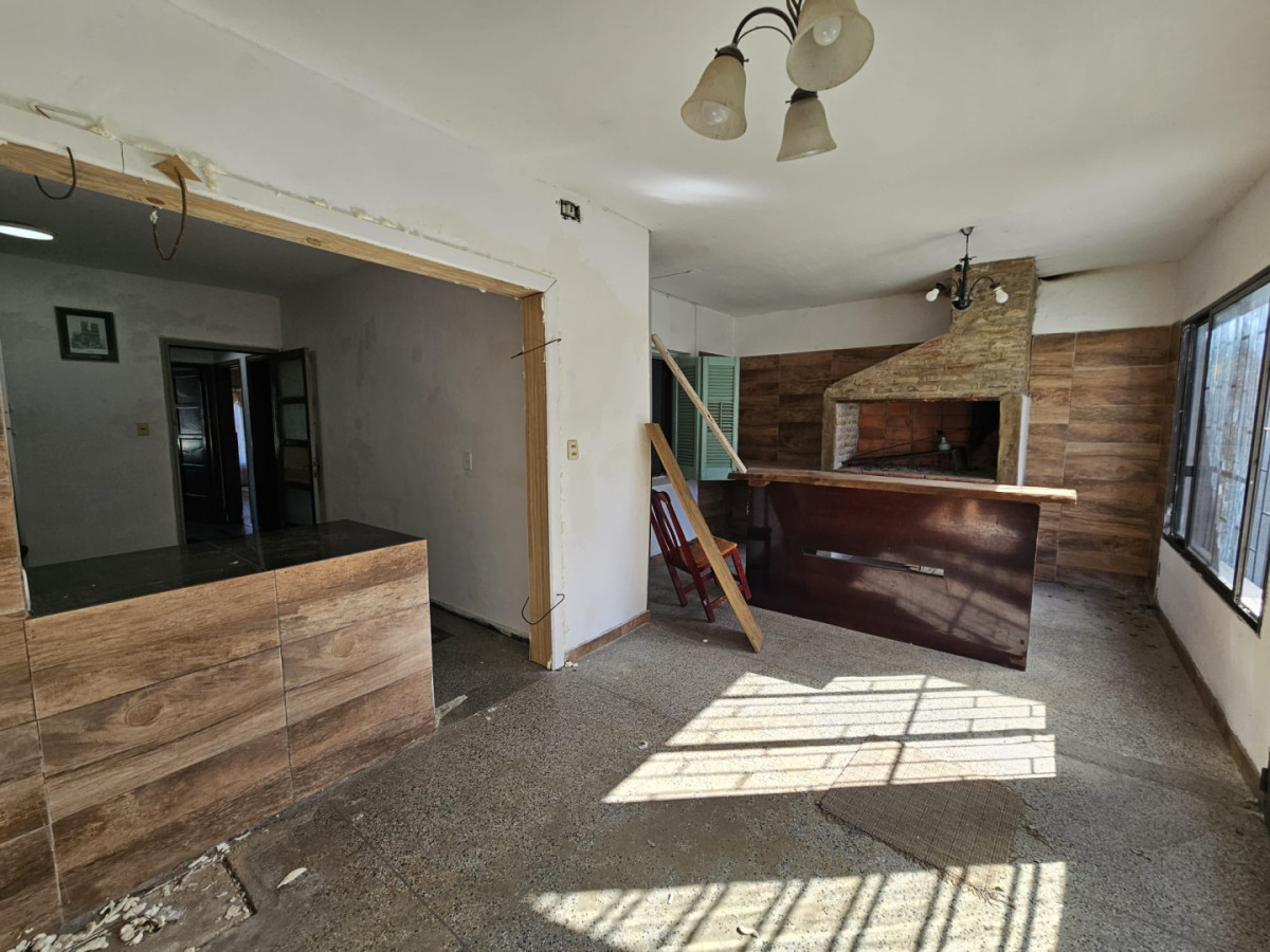 Casa ID.5931 - Venta Casa 2 Dormitorios Barbacoa Perez Castellano