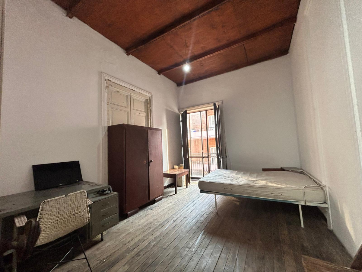 Casa ID.3549 - Venta Casa 4 Dormitorios Centro con Balcón 