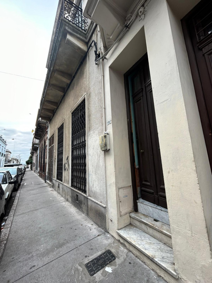 Casa ID.3381 - Venta Casa 2 Dormitorios Ciudad Vieja con Patio y Parrillero
