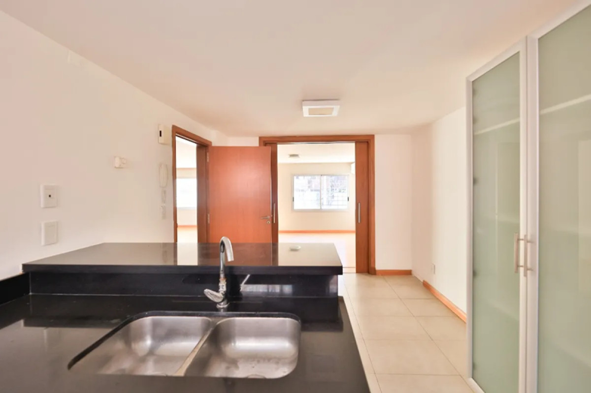 Casa ID.4673 - Venta Excelente Casa 4 Dormitorios Pocitos Garaje y Jardin