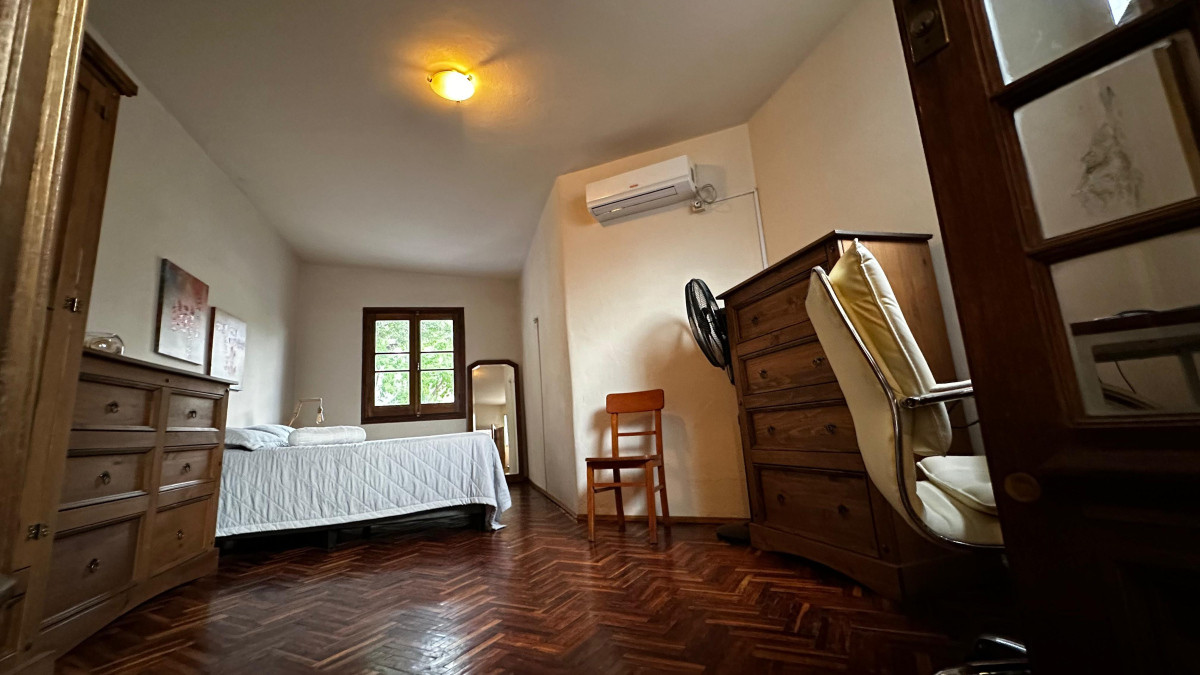 Casa ID.3925 - Venta Casa 3 Dormitorios La Blanqueada Azotea Cochera