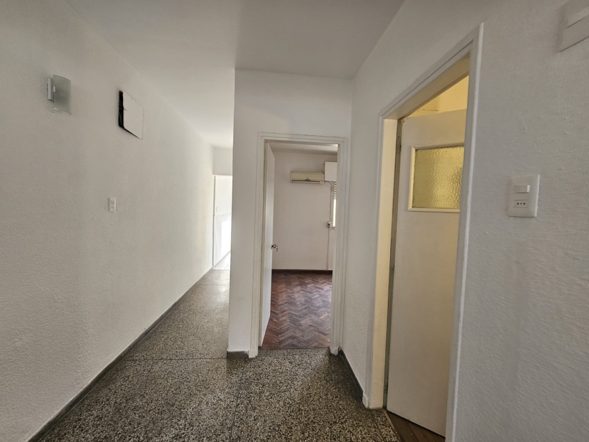 Casa ID.6782 - Alquiler Casa de Altos 2 Dormitorios La Blanqueada Parrillero