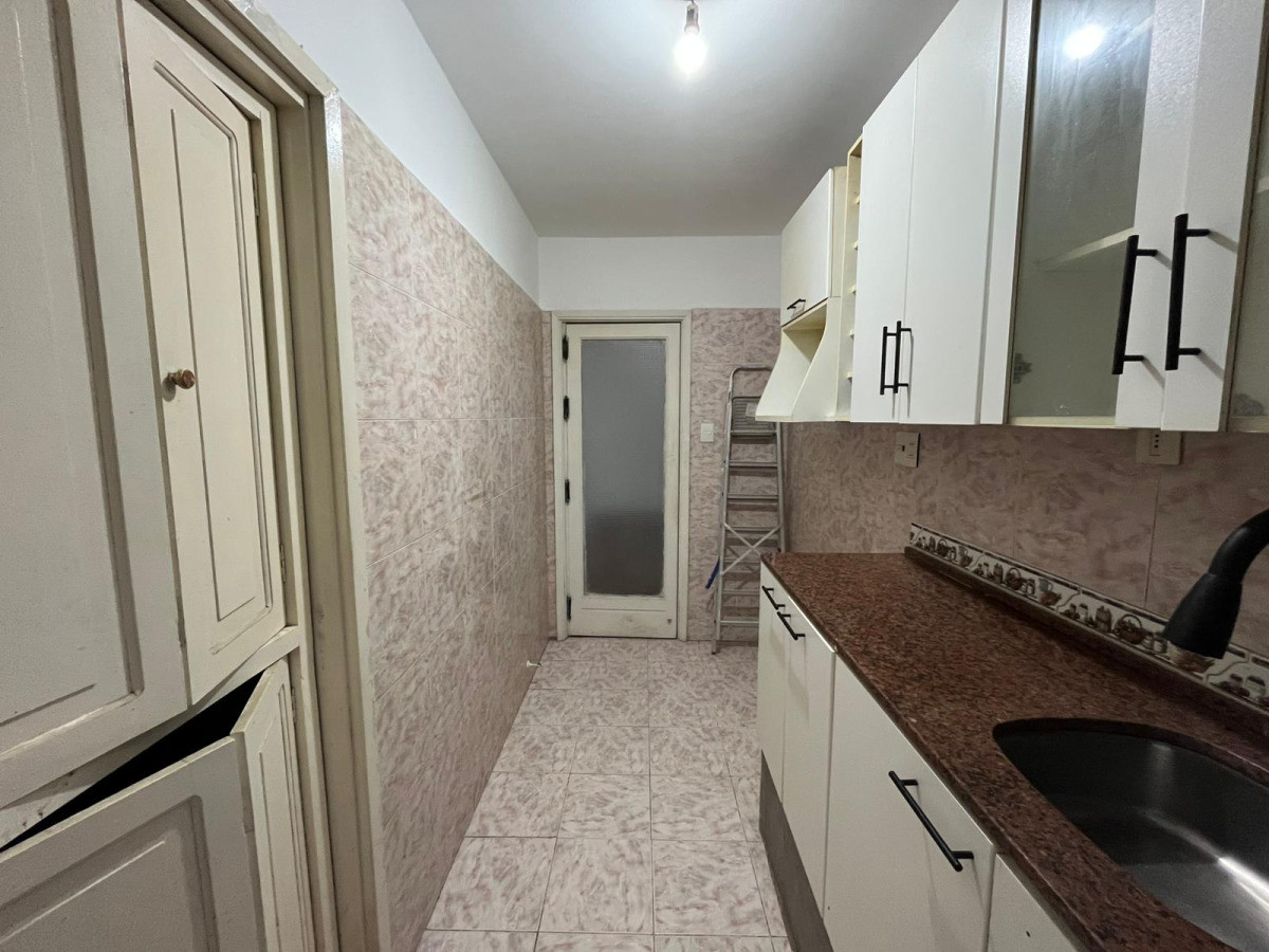 Casa ID.5345 - Venta Casa de Altos 2 Dormitorios Buceo con Balcon y Azotea