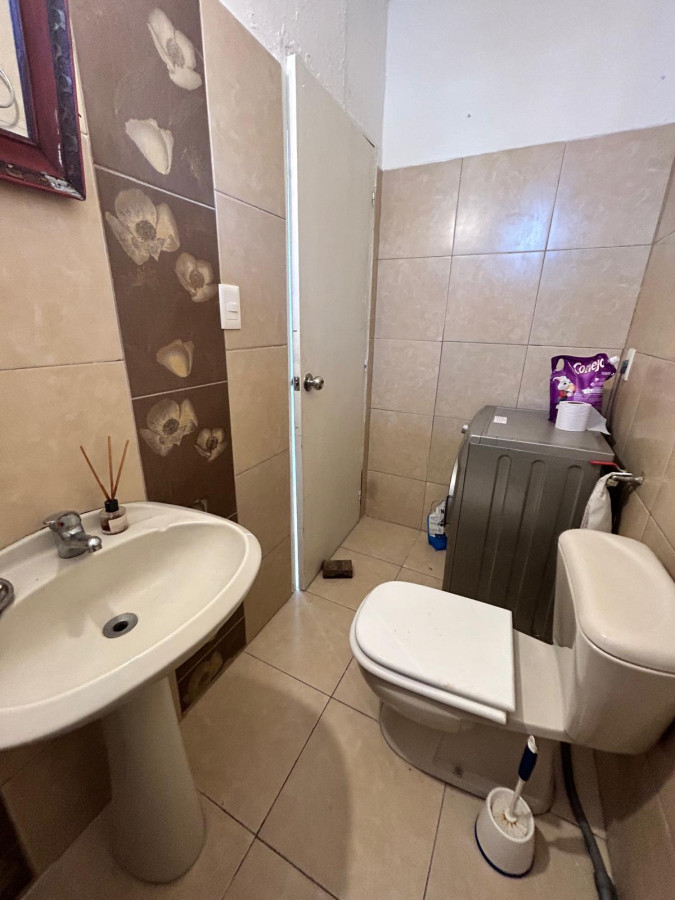 Casa ID.3528 - Venta Casa con Renta Inversión 6 Dormitorios Goes con Patio