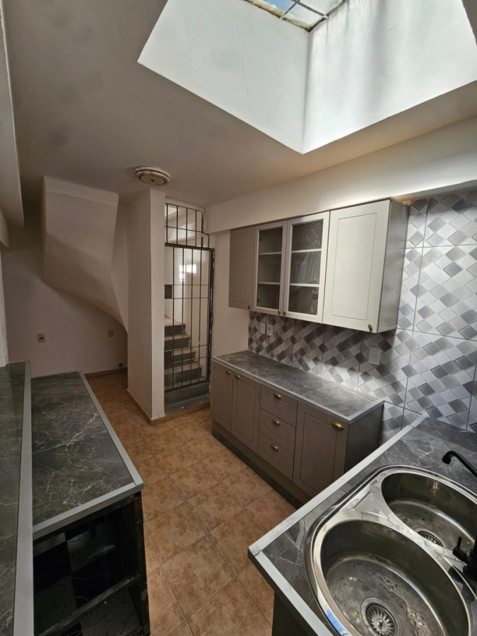 Casa ID.5631 - Alquiler Casa 2 Dormitorios Buceo con patio y cochera