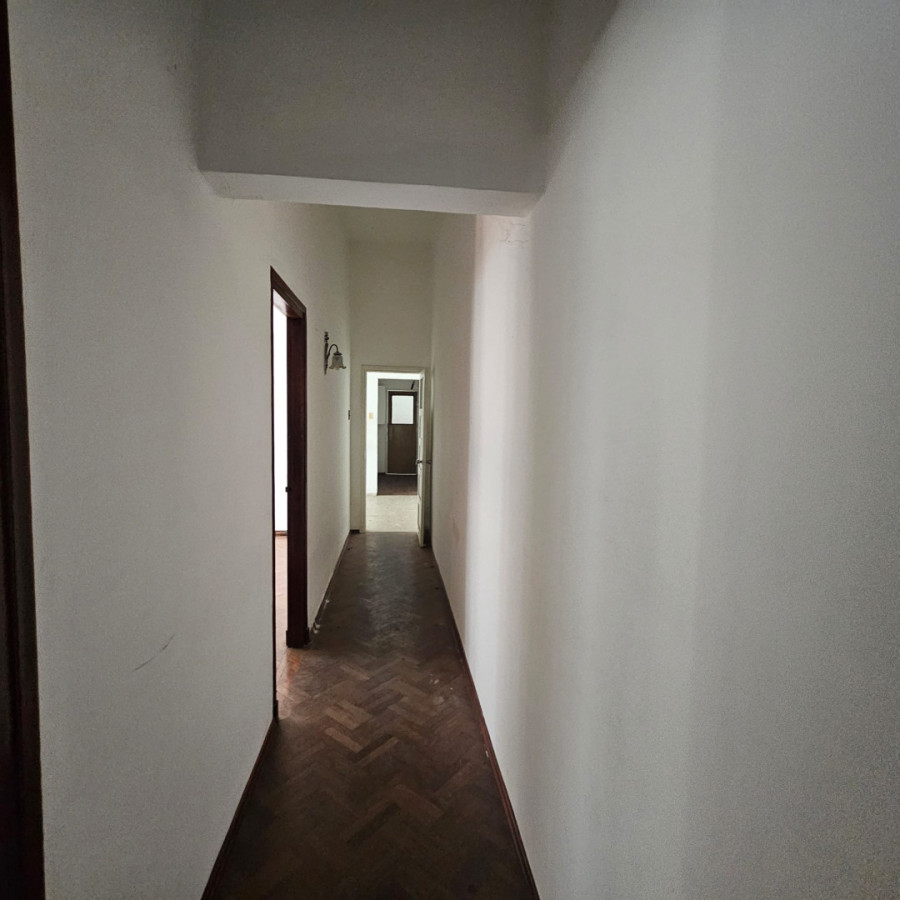 Casa ID.6139 - Venta Casa con Fabrica y Apartamento Bella Vista Inversion