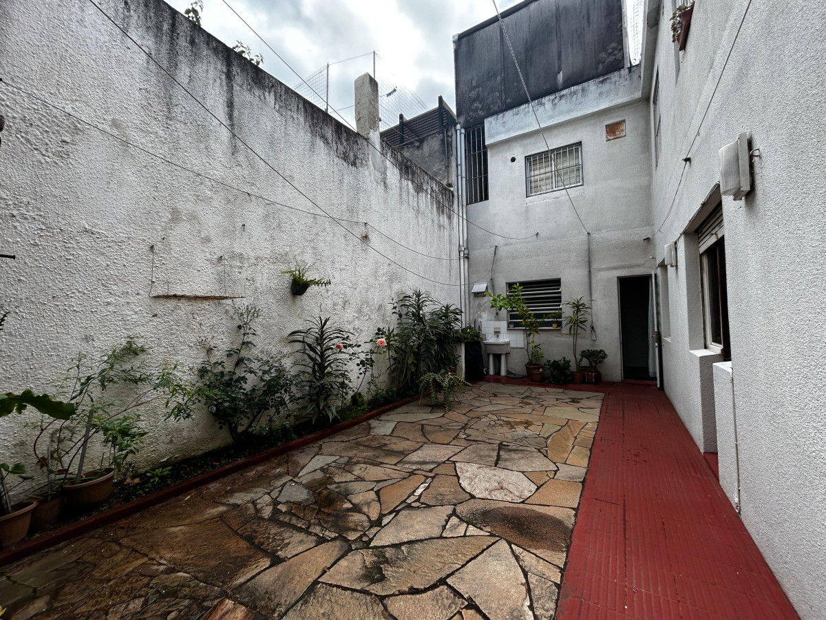 Casa ID.5336 - Venta Casa 3 Dormitorios Parque Batlle con patio y garaje