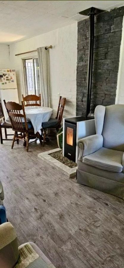 Casa ID.3664 - Venta Terreno con 2 Casas La Floresta con Barbacoa y Piscina 