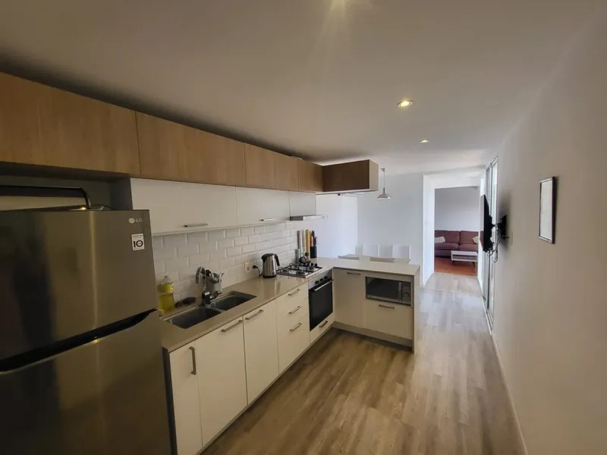 Casa ID.6117 - Venta Casa 4 Dormitorios Malvin con patio y garaje