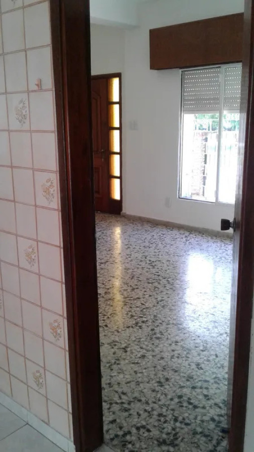 Casa ID.5885 - Alquiler Casa 2 Dormitorio Buceo con patio con parrillero