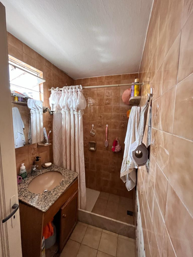 Casa ID.2524 - Dos Casas en Único Padrón con Cochera Parque Miramar Ideal Desarrolladores
