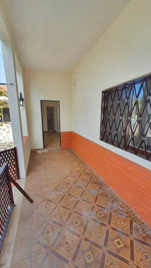 Casa ID.5401 - Alquiler Casa en PH 2 Dormitorios Sayago con Cochera