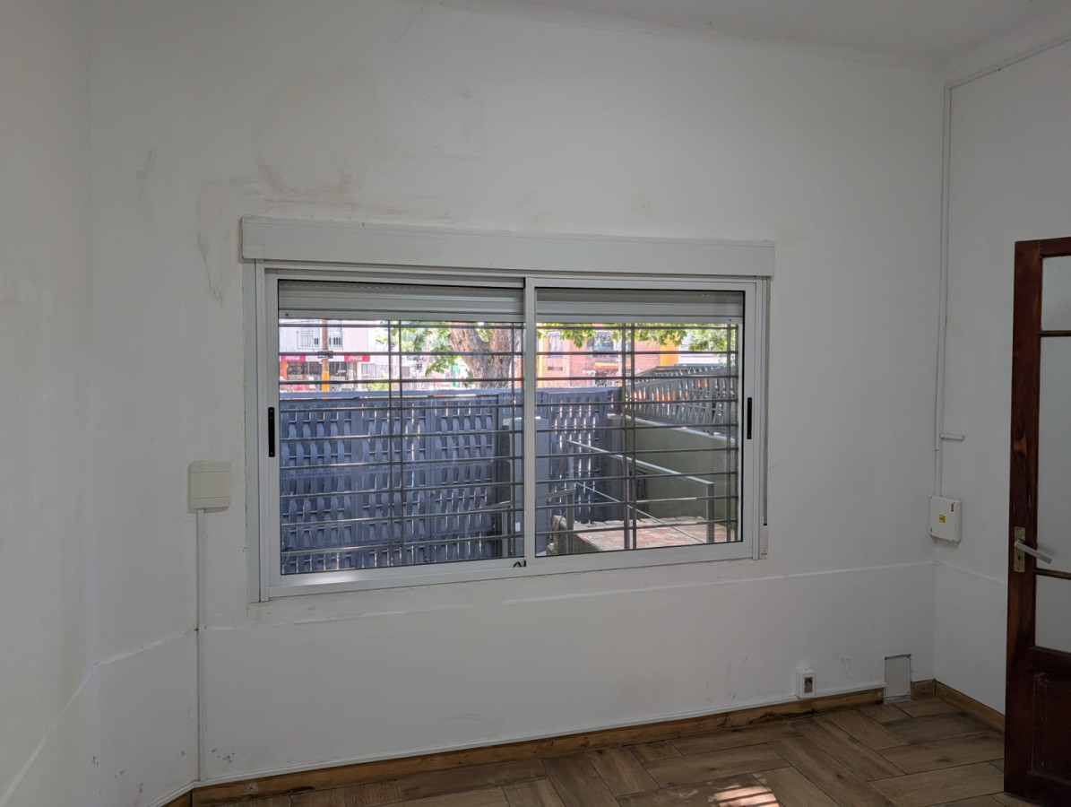 Casa ID.5946 - Alquiler o Venta Casa ideal Empresa La Blanqueada 160m2