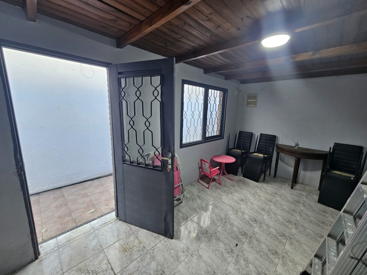 Casa ID.6268 - Venta Casa y Apartamento 4 Dormitorios Brazo Oriental Cochera