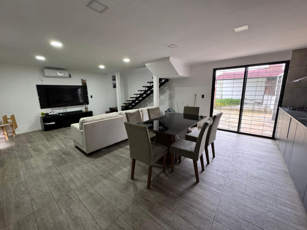 Casa ID.5797 - Alquiler Casa 2 Dormitorios Prado con patio y cochera