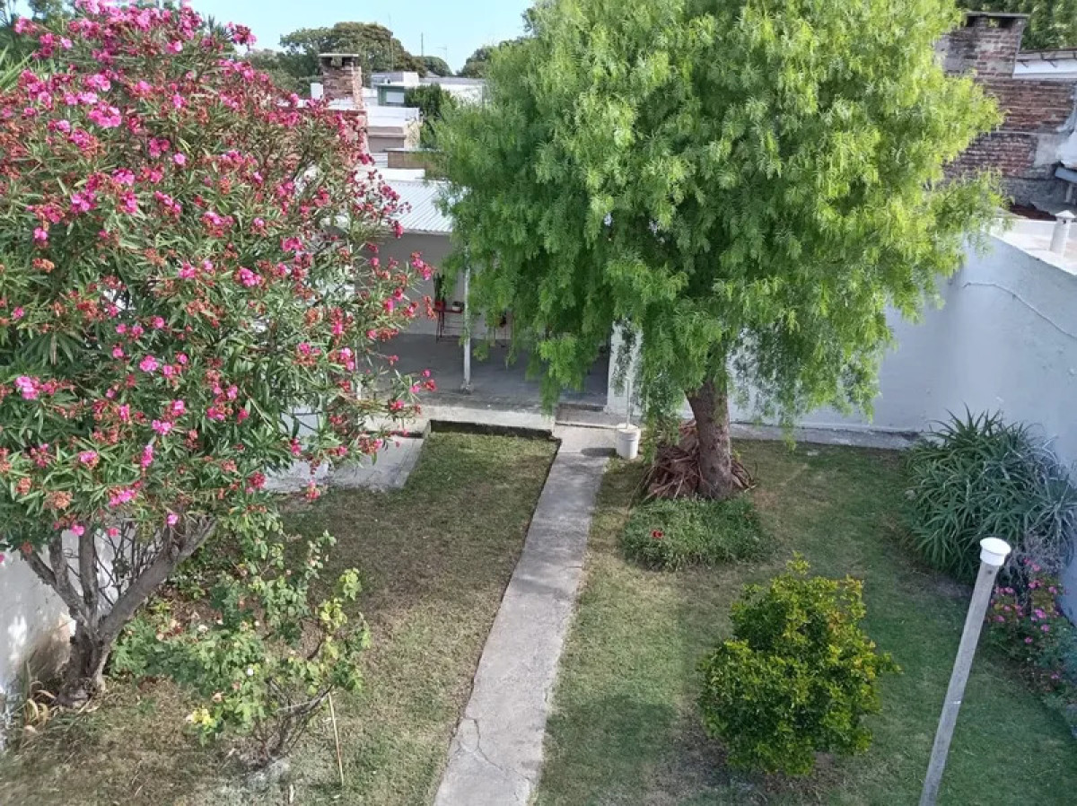 Casa ID.6400 - Venta Casa 3 Dormitorios Paso Molino con patio y cochera