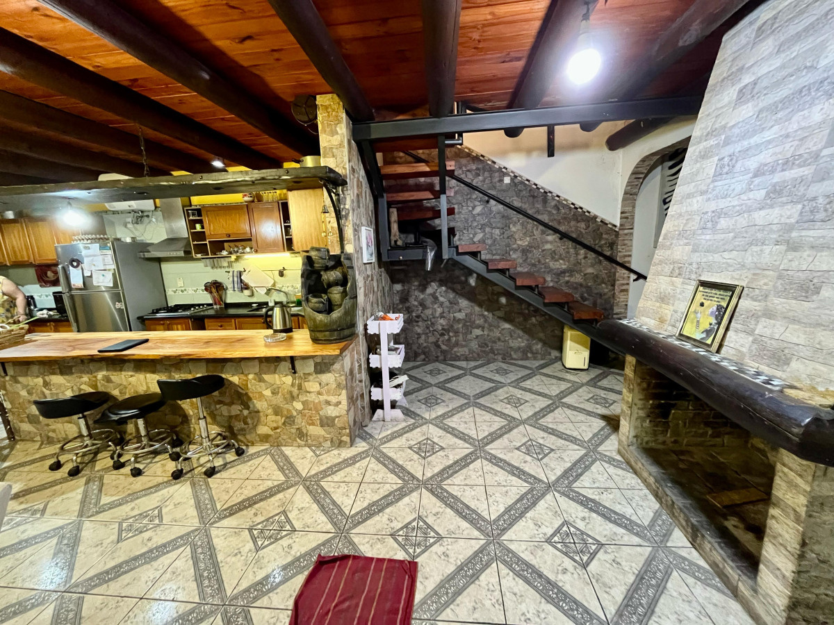 Casa ID.4498 - Venta Terreno + 2 Casas El Pinar con Piscina y Barbacoa