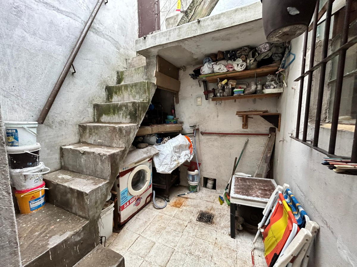 Casa ID.3381 - Venta Casa 2 Dormitorios Ciudad Vieja con Patio y Parrillero