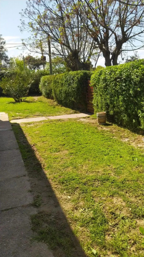 Casa ID.6883 - Alquiler Casa Lagomar 4 Dormitorios Patio Cochera y Parrillero
