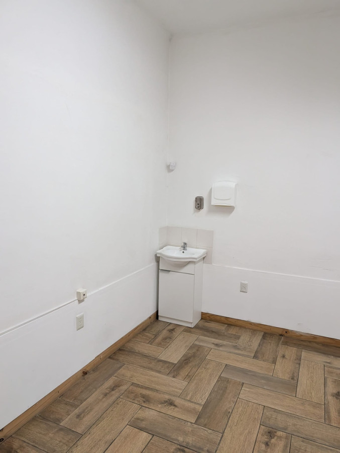 Casa ID.5946 - Alquiler o Venta Casa ideal Empresa La Blanqueada 160m2