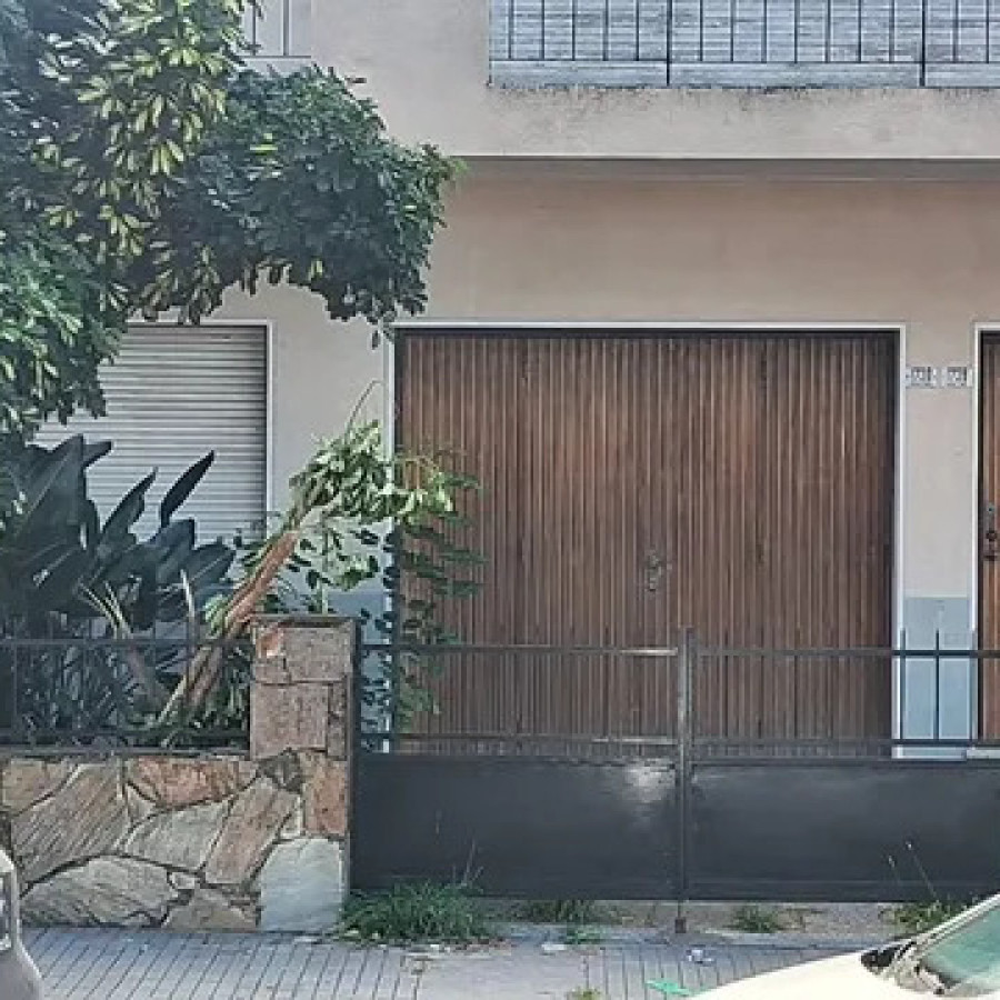 Casa ID.6452 - Alquiler o Venta Casa 4 Dormitorios Buceo Parrillero y Cochera