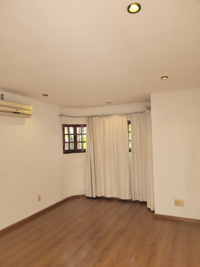 Casa ID.5461 - Alquiler Casa 3 Dormitorios Tres Cruces con azotea 