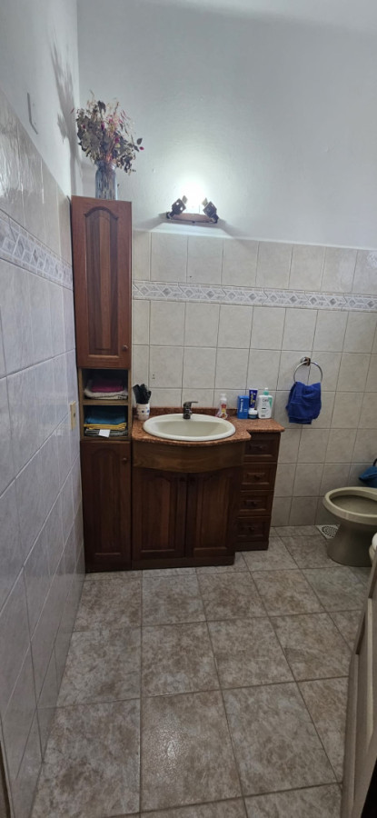 Casa ID.6057 - Venta Casa 2 Dormitorios Perez Castellanos Barbacoa y Cochera